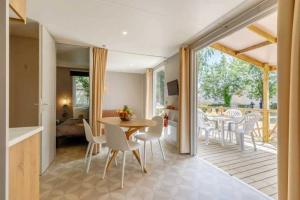 Campings Camping 3 etoiles - Piscine - ccafbhe : photos des chambres