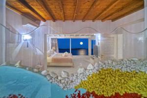 M11 - Seaview Villa - Luxury Villa with pools & views