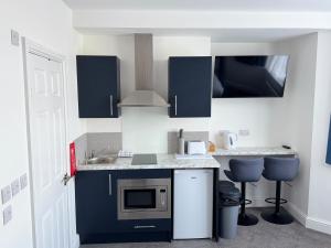 Aaron Wise - 09 Coldstream Studios