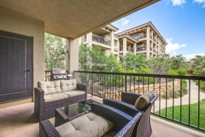 Resort Pool and Hot Tub Modern Condo in St George!