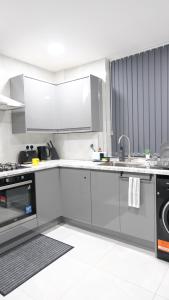 Modern House - 3 Bedrooms - 1 Bath - ManCity