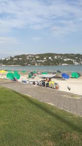 Casa aconchegante na praia na praia da Enseada