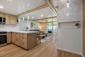 Luxurious Beachfront Condo