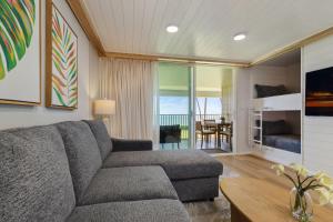 Luxurious Beachfront Condo