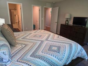 Relaxing Modern 2BR Home - King Bd - Near DT JAX