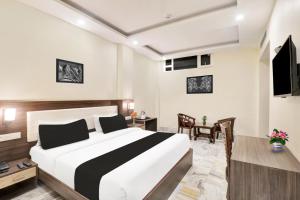 Super Townhouse Kankarbagh Formerly Kunwar Alcajars
