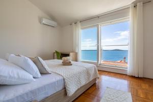 Villa Danijela with private Jacuzzi and parking