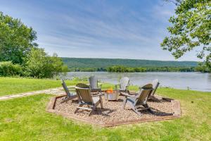 Steps to Susquehanna River Hot Tub Hideaway!