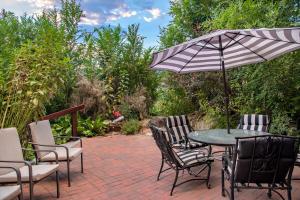 Million Dollar Castle Walk to downtown Glenwood and HotSprings