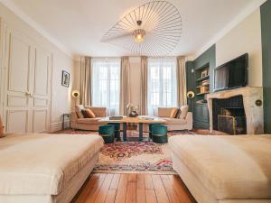 Maison de maître avec jardin, spa et parking au cœur de Châteauroux - FR-1-591-322