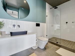 City Bowl Apartment with Rooftop Pool!