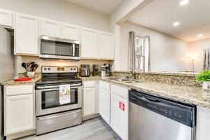 Resort Pool and Arcade Family Townhome in Davenport