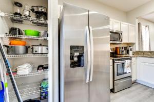 Resort Pool and Arcade Family Townhome in Davenport