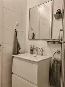 Apartments by the sea Cove Pokrivenik, Hvar - 18955