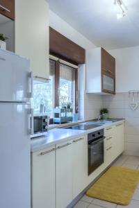 Apartments with parking space Kastel Stafilic, Kastela - 20662