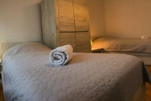 Apartments by the sea Stomorska, Solta - 24449