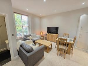 Exquisite 2 Bedroom Apartment