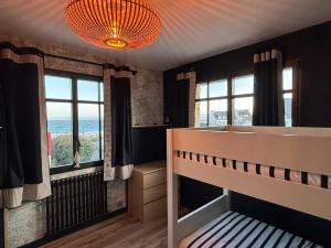Maisons de vacances Ti an Aod Beachfront Stone Cottage Sleeps 10 OI Collection Rentals : photos des chambres