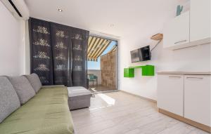 Beach Front Apartment In Povljana 