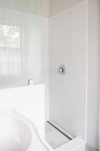 48" Gas Firepit - Historic DT - Late Summer Specials - Steps to Riverwalk