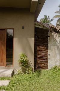 A Rustic, Equatorial Stay - Paci Ahangama