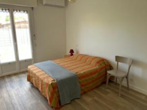 Maisons de vacances Maison avec Jardin pres du Lac de Gastes - 6 pers, Menage inclus, Ideale Familles - FR-1-319-407 : photos des chambres