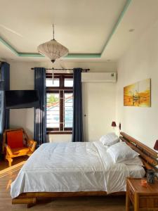 Breezy and spacious room in the central of Old Town
