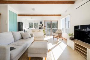 Bayview Cottage - Serene Escape between Beach & Bay