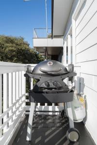 Bayview Cottage - Serene Escape between Beach & Bay