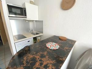Studio cabine avec parking privé, proche plage - FR-1-837-11