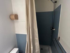 Appartement lumineux avec Wi-Fi à 150m des Thermes - FR-1-541-176