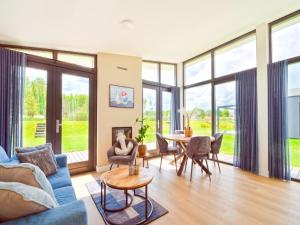 Holiday Home in Oud Ade near Kaag Lakes