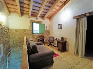 Rustic Home in Mieres near Banyoles Lake