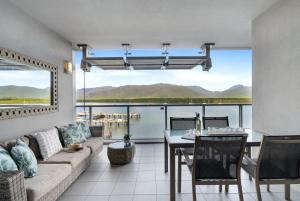 Belle Escapes 25 Harbour Lights with Magical Water Views