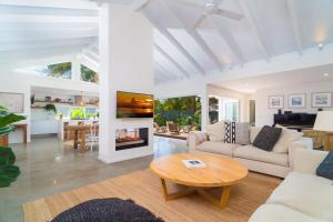 Beachside Suffolk Oasis and Pool