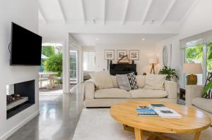 Beachside Suffolk Oasis and Pool