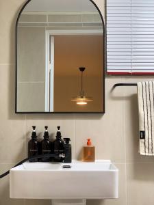 Sindorim Station- two room