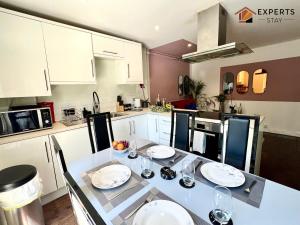 Expert Stays 2 BR Super Central Cambridge