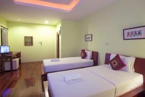 Baan Lapoon Hotel