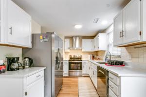 3 Mi to Dtwn Cary Family Home with Deck!