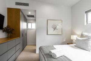 Fat Frog Beach Houses