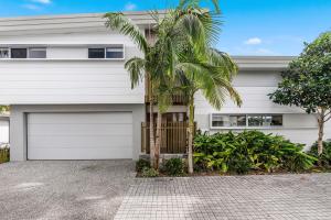 Fat Frog Beach Houses