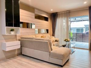 Cozy home near impact arena