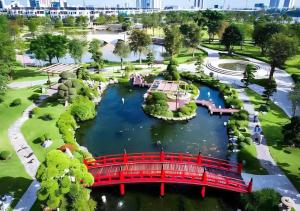 The Suite Landmark City View