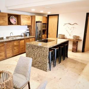 #703 Pajaro de Fuego