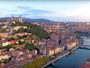 Maisons de vacances Loft 90m2 avec spa chauffe unique a Lyon : photos des chambres