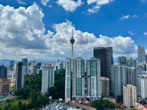 Ruhmah Suite Bukit Bintang - Infinity Pool & Rooftop Jacuzzi with KL Views
