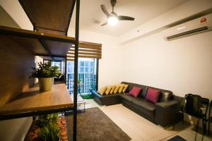 2BR iCity Near Themepark Parking Wifi Netflix