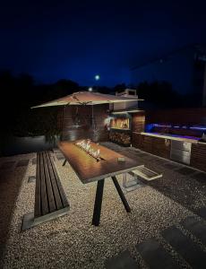 Komarna Coastal Retreat With Sea Views