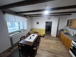 Domek na růžku celá chalupa